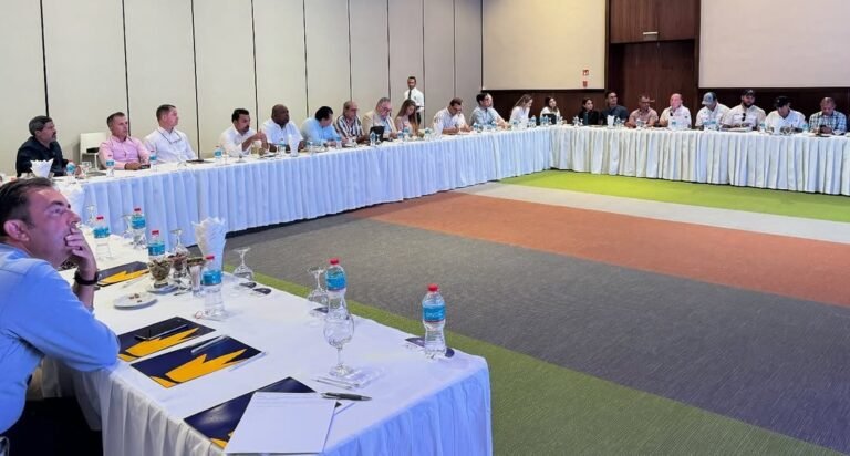 Reunion-sargazo-Este-768×412 Reunion-sargazo-Este-768x412