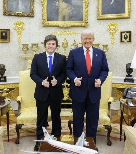 Trump-recibe-con-elogios-a-Milei-en-la-Casa-Blanca Trump-recibe-con-elogios-a-Milei-en-la-Casa-Blanca
