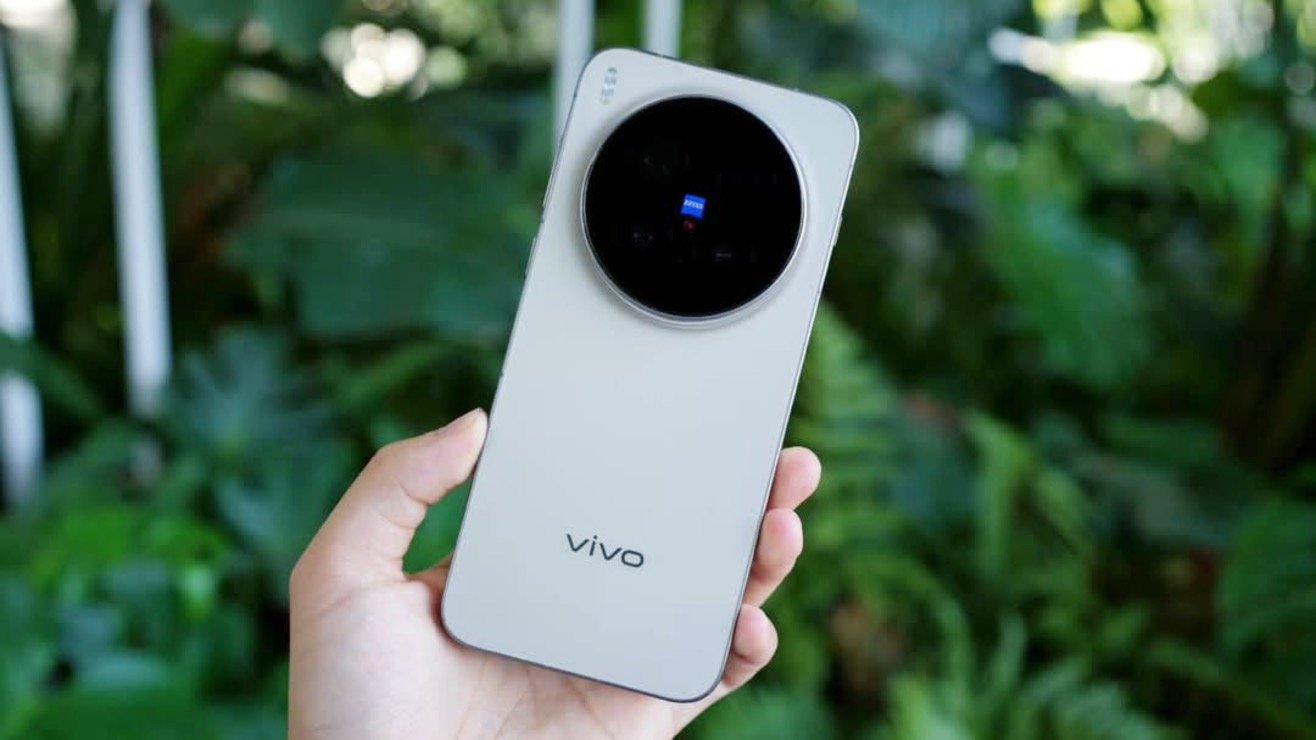 vivo-x300-ultra-cuando-sale_shutterstock_2702506265