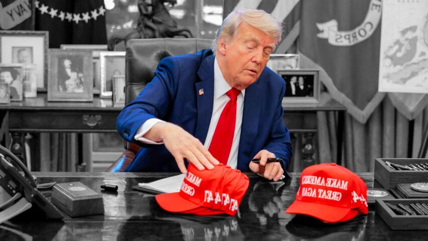 La-gorra-de-Trump-se-cuela-en-la-Conferencia-de-Seguridad-de-Munich-850x479