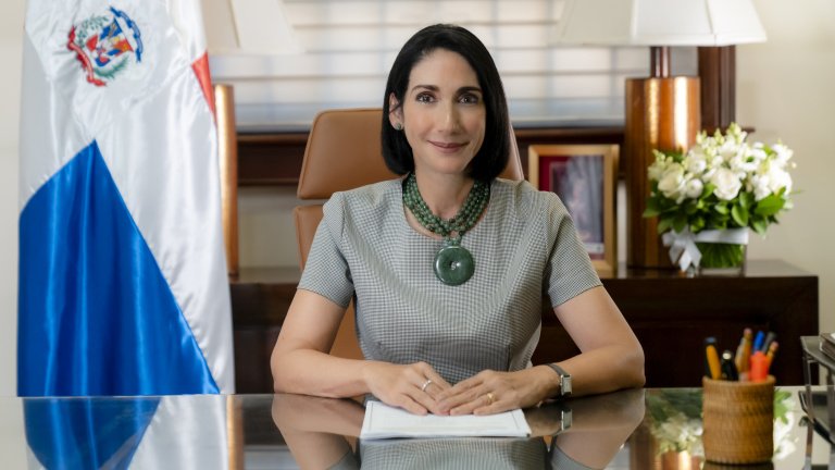 FOTO -Primera dama Raquel Arbaje participará en encuentro internacional sobre el futuro digital de la niñez