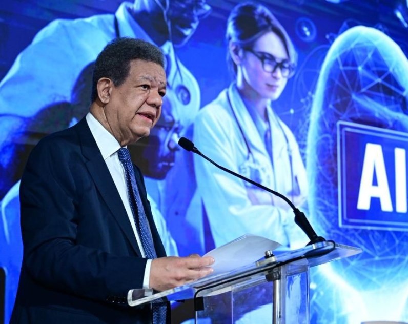 Leonel-Fernandez-pondera-uso-IA-en-medicina