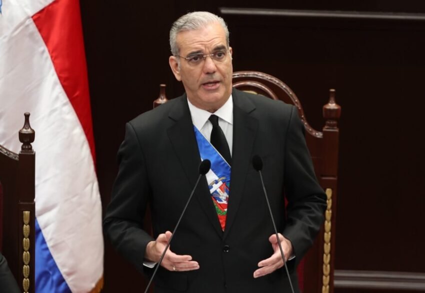 Luis-Abinader-establece-un-camino-hacia-el-progreso-del-pais-con-la-meta-de-2036-850×585 Rendición de cuenta ante el Congreso y el pais del presidente Abinader/Imagénesw José de León