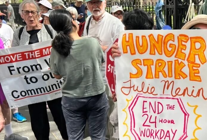 Dominicanas-entre-Home-attendants-iniciaron-huelga-en-NYC-por-mejores-condiciones-laborales-694x470