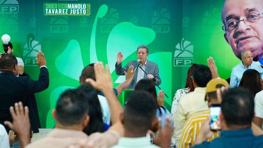 leonel-fernandez-pide-reforma-educativa-e34fc464-focus-0-0-896-504