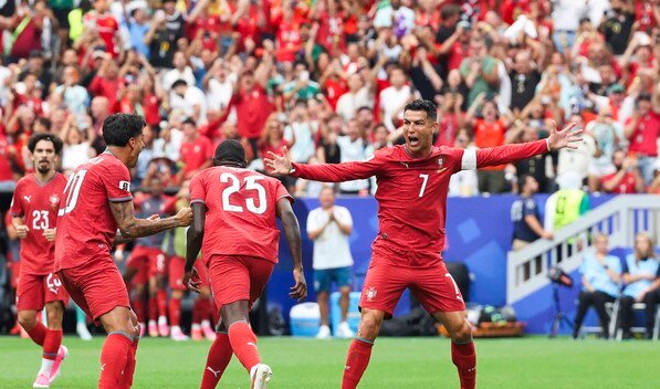 cristiano-calma-la-tormenta-con-doblete-y-portugal-golea-a-uzbekistan-d1676547-focus-0.18-0.38-598-352
