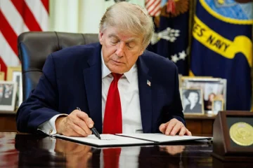 Trump-declara-mas-de-mil-millones-de-dolares-en-ingresos-cripto-segun-informe-financiero-360×240 Trump-declara-mas-de-mil-millones-de-dolares-en-ingresos-cripto-segun-informe-financiero-360x240