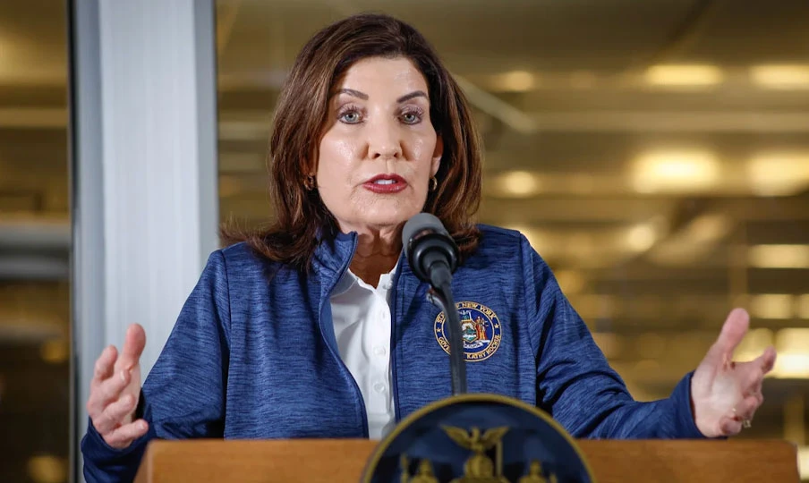 El-FBI-arresta-a-una-mujer-por-planear-un-ataque-con-bomba-en-el-Capitolio-de-Nueva-York El-FBI-arresta-a-una-mujer-por-planear-un-ataque-con-bomba-en-el-Capitolio-de-Nueva-York