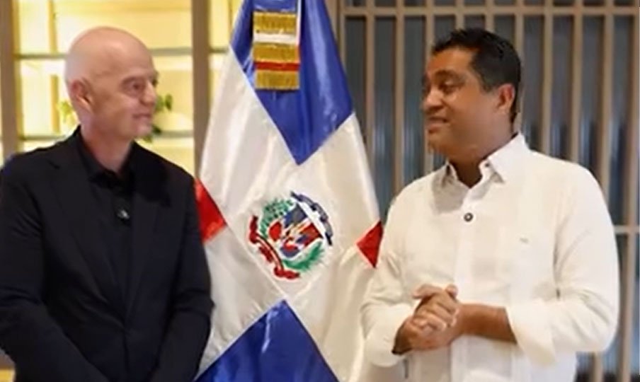 Kelvin-Cruz-recibe-a-Gianni-Infantino-en-Republica-Dominicana-y-lo-conecta-con-Abinader Kelvin-Cruz-recibe-a-Gianni-Infantino-en-Republica-Dominicana-y-lo-conecta-con-Abinader