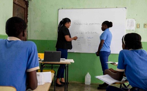 hostilidad-en-aulas-afecta-a-profesores-en-el-pais-b15dc214-focus-0-0-515-320 (1)