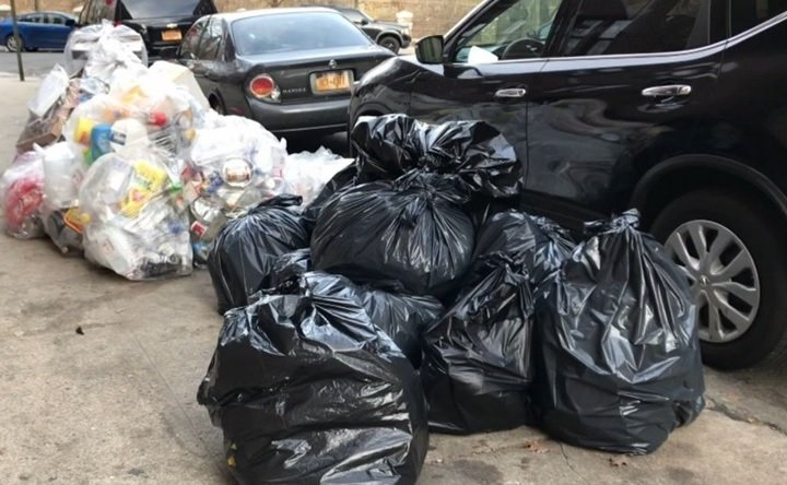 Residentes en NYC serán multados a partir de septiembre si no sacan la basura en contenedores