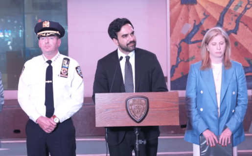 doble-apunalamiento-en-times-square-deja-una-victima-fatal-ccafbb2c-focus-0-0-515-320 doble-apunalamiento-en-times-square-deja-una-victima-fatal-ccafbb2c-focus-0-0-515-320