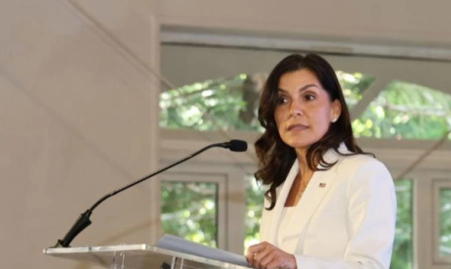 embajadora-de-Estados-Unidos-en-Republica-Dominicana-Leah-F.-Campos (1)