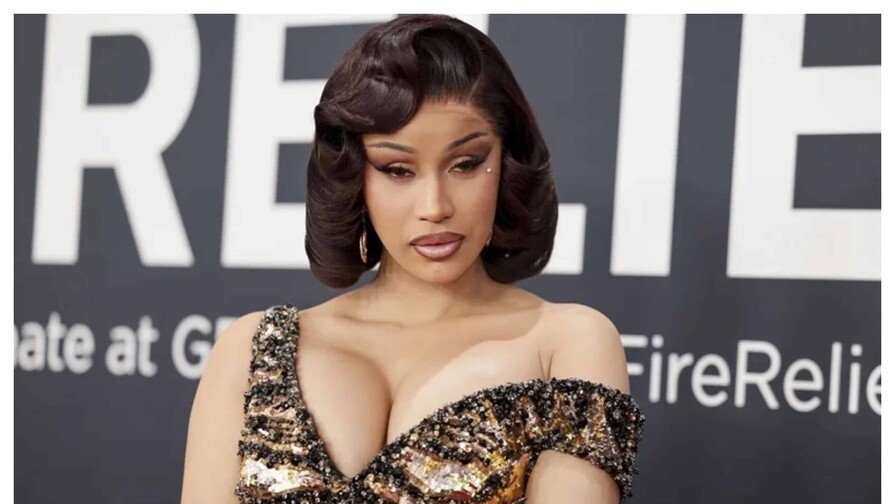cardi-b--se-vuelve-viral-limpiando-la-casa-de-su-familia-en-rd-4bbf5777-focus-min0.05-0.54-896-504