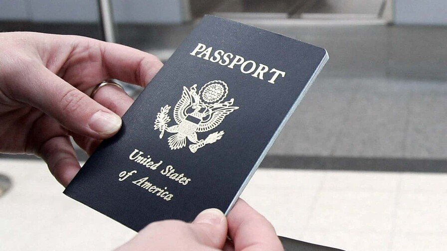 pasaporte-americano-479ed373-focus-min0.14-0.12-896-504